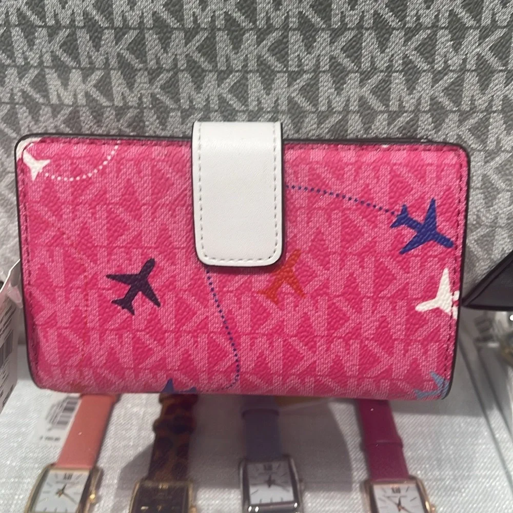 Michael Kors Jet Set Travel Md Printed Signature Logo Bi-Fold Wallet
Dragonfruit - Picture 8 of 16